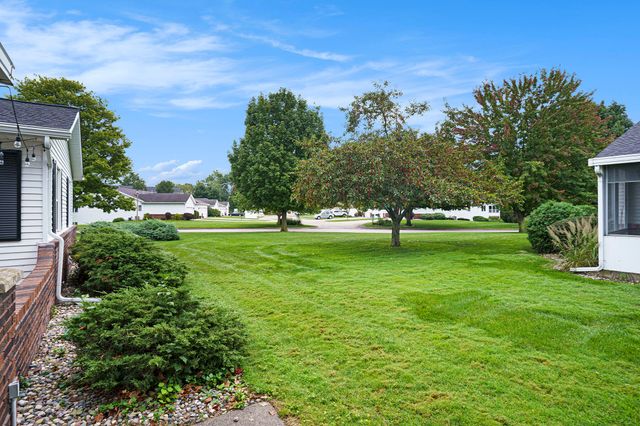 7425 Boulder Bluff 112, Georgetown Twp, MI 49428