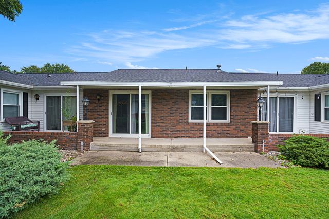 7425 Boulder Bluff 112, Georgetown Twp, MI 49428