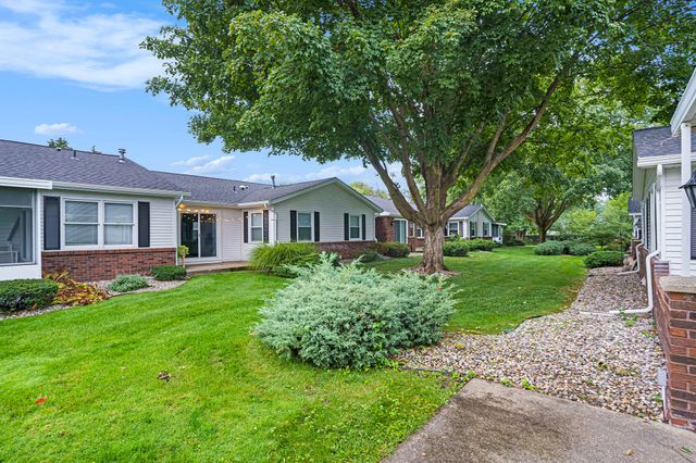 7425 Boulder Bluff 112, Georgetown Twp, MI 49428