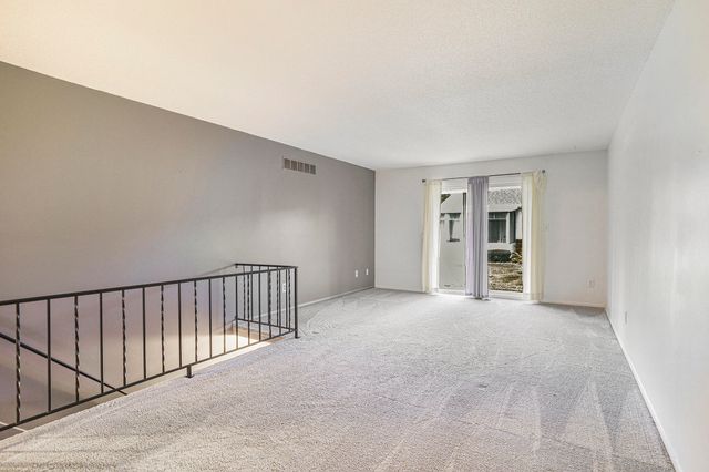 7425 Boulder Bluff 112, Georgetown Twp, MI 49428