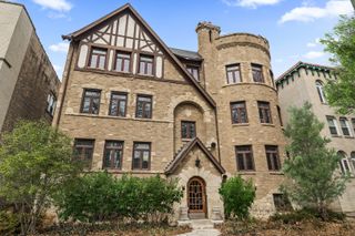 2322 W Farwell Avenue 3W, Chicago, IL 60645