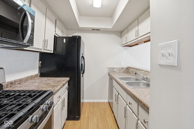 9884 Royce Drive, Indianapolis, IN 46235