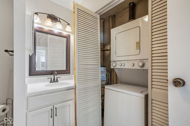 9884 Royce Drive, Indianapolis, IN 46235