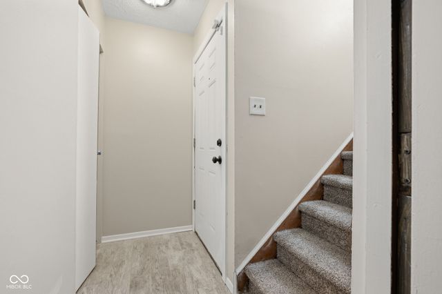 9884 Royce Drive, Indianapolis, IN 46235