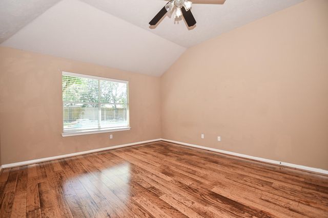 827 N Wellsford Drive, Pearland, TX 77584