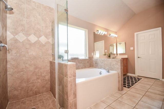 827 N Wellsford Drive, Pearland, TX 77584