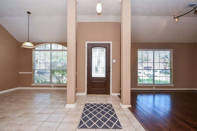 827 N Wellsford Drive, Pearland, TX 77584