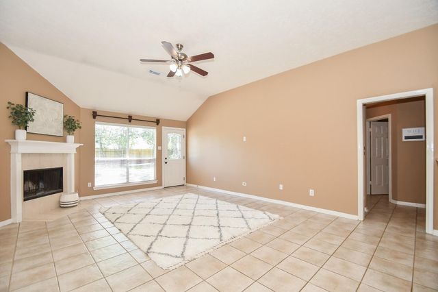 827 N Wellsford Drive, Pearland, TX 77584