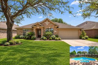 827 N Wellsford Drive, Pearland, TX 77584