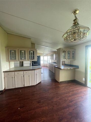 120 Roots RD, Martindale, TX 78655