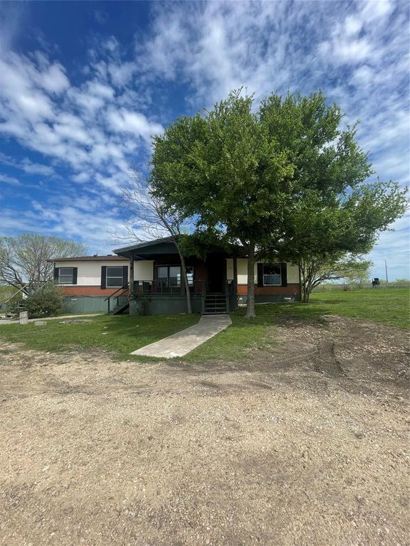120 Roots RD, Martindale, TX 78655