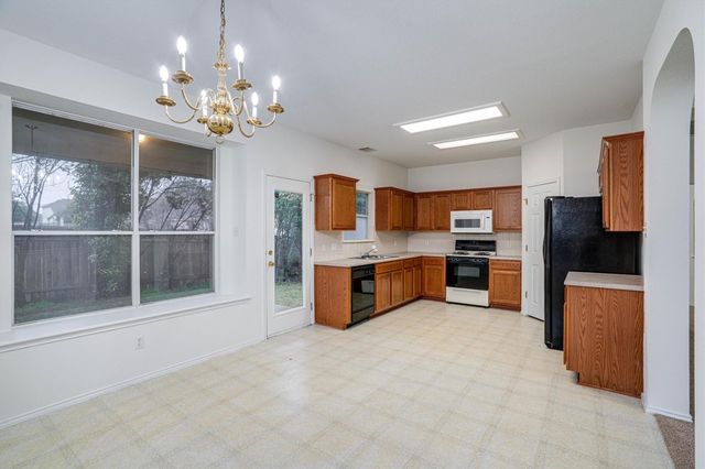 3869 Willie Mays LN, Round Rock, TX 78665