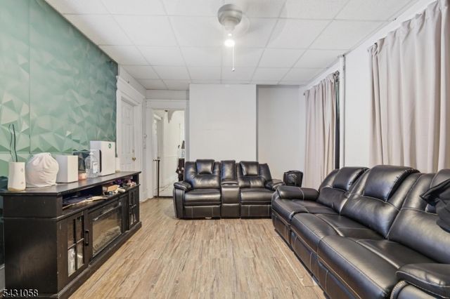 24 Elizabeth St, Paterson City, NJ 07503