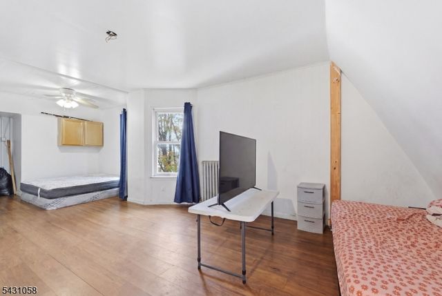 24 Elizabeth St, Paterson City, NJ 07503
