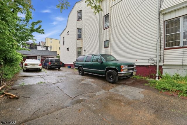 24 Elizabeth St, Paterson City, NJ 07503