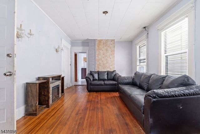 24 Elizabeth St, Paterson City, NJ 07503