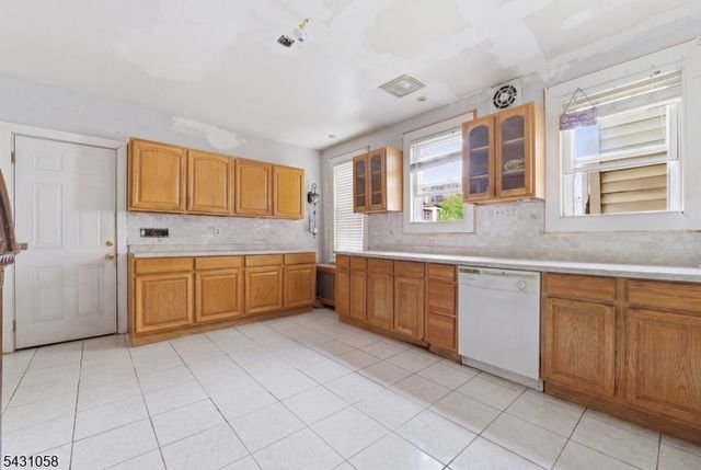 24 Elizabeth St, Paterson City, NJ 07503