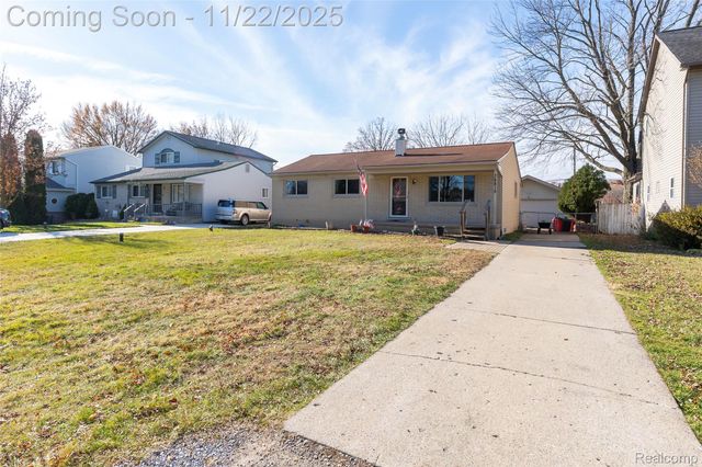 38815 Albert Boulevard, Clinton Charter Township, MI 48036