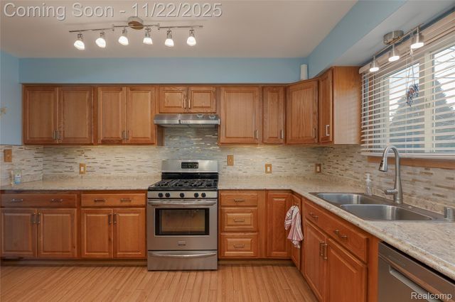 38815 Albert Boulevard, Clinton Charter Township, MI 48036