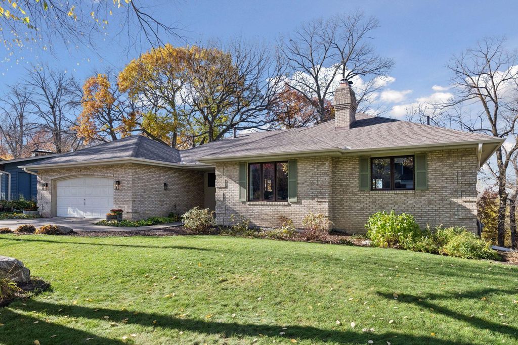 305 Glenmoor Lane, Long Lake, MN 55356