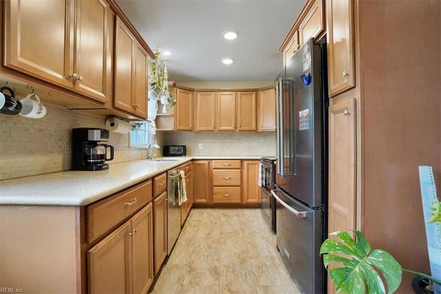 110 Lydia Ave, Norfolk, VA 23502