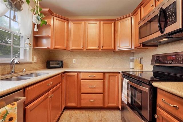 110 Lydia Ave, Norfolk, VA 23502