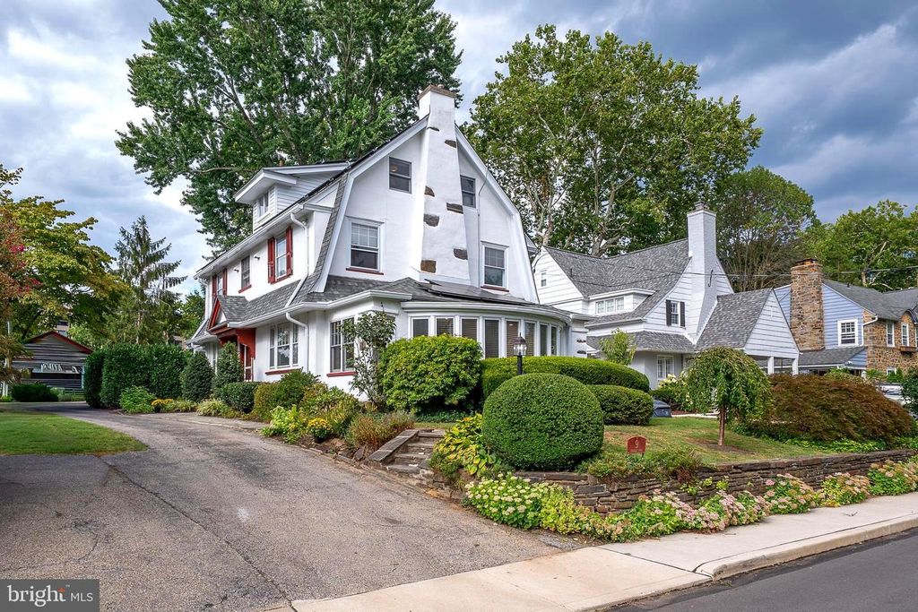 9 SHIRLEY RD, Narberth, PA 19072