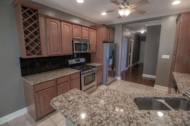 5702 THORNBROOK PKY, Columbia, MO 65203