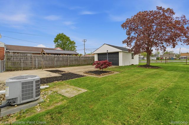 19809 Shady Lane Avenue, St. Clair Shores, MI 48080
