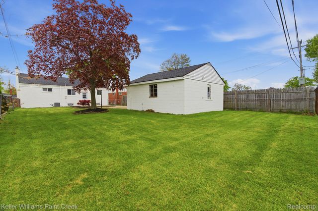 19809 Shady Lane Avenue, St. Clair Shores, MI 48080