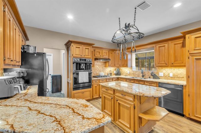 28414 Dobbin Huffsmith Road, Magnolia, TX 77354