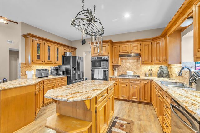 28414 Dobbin Huffsmith Road, Magnolia, TX 77354