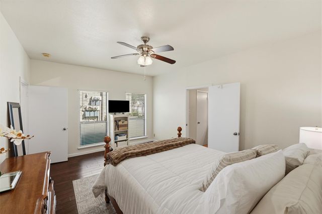2425 Augusta Drive 23, Houston, TX 77057