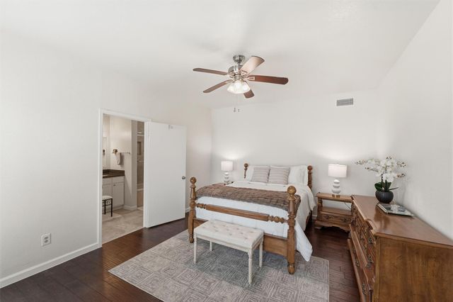 2425 Augusta Drive 23, Houston, TX 77057