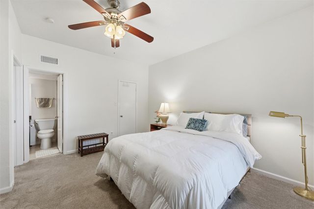 2425 Augusta Drive 23, Houston, TX 77057