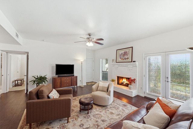 2425 Augusta Drive 23, Houston, TX 77057