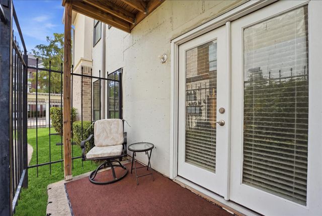 2425 Augusta Drive 23, Houston, TX 77057