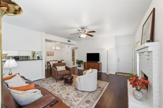 2425 Augusta Drive 23, Houston, TX 77057