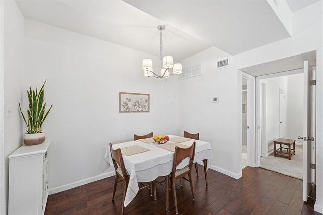 2425 Augusta Drive 23, Houston, TX 77057