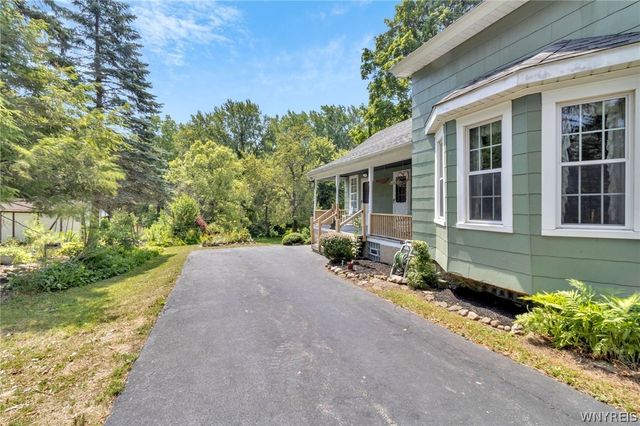 301 Bennett Road, Cheektowaga, NY 14227