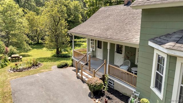 301 Bennett Road, Cheektowaga, NY 14227