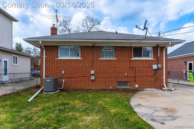22824 Donald Avenue, Eastpointe, MI 48021