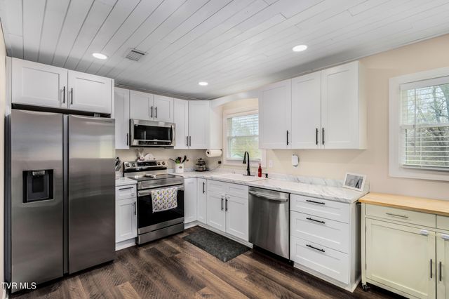 159 Pecanwood Drive, Jonesborough, TN 37659