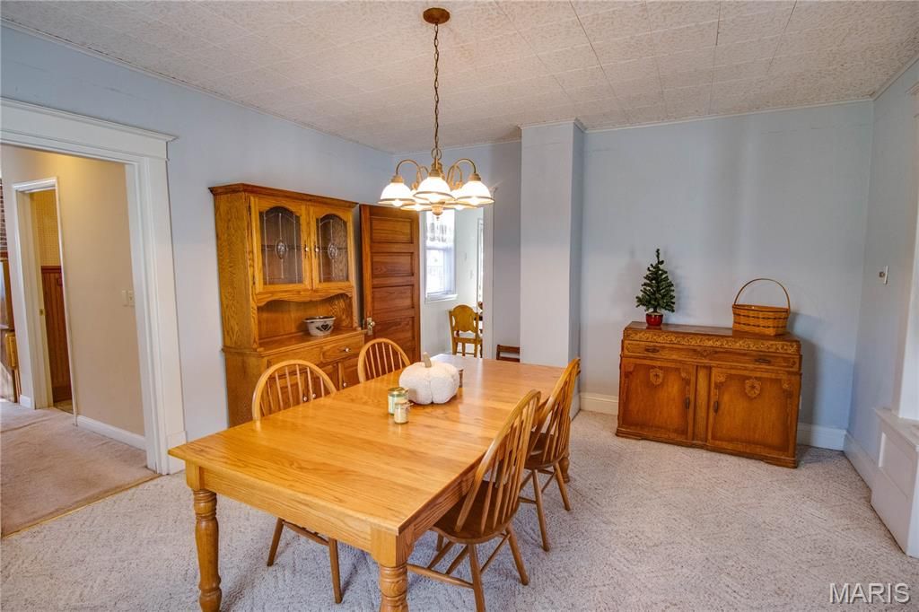 Image 13 of property listing at 208 E Spruce Street, Jerseyville, IL 62052