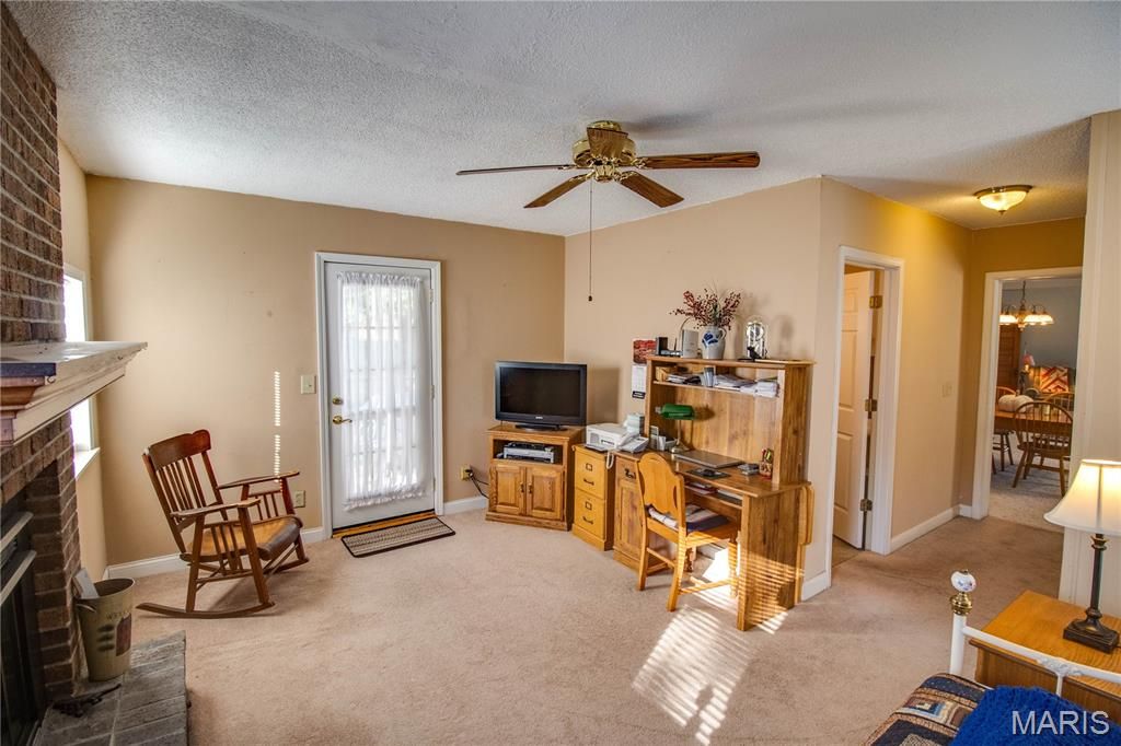 Image 21 of property listing at 208 E Spruce Street, Jerseyville, IL 62052