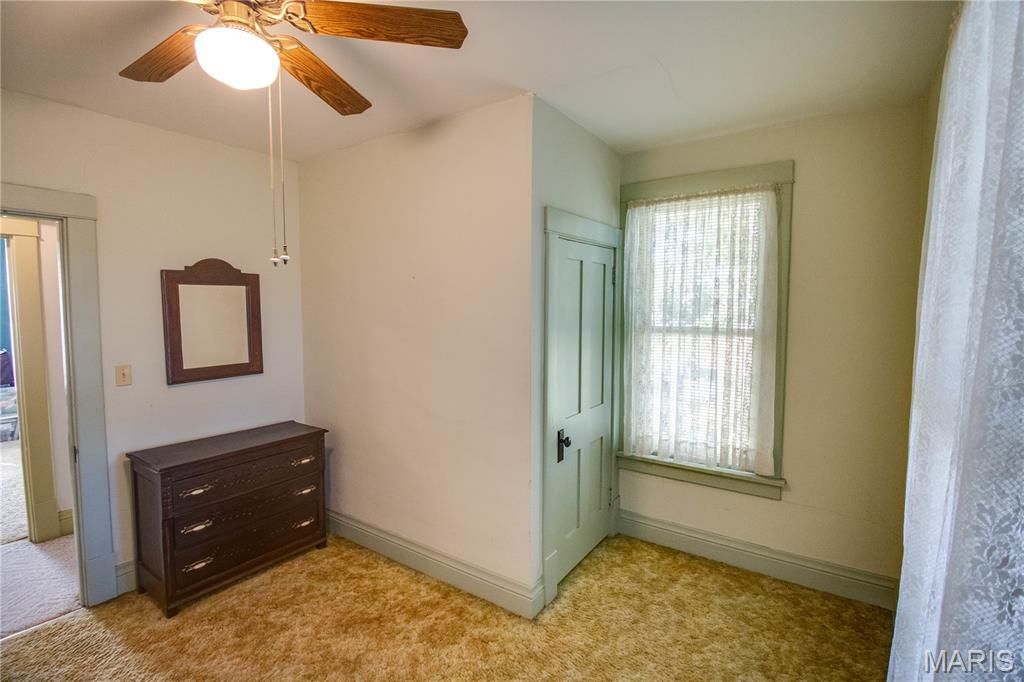 Image 26 of property listing at 208 E Spruce Street, Jerseyville, IL 62052