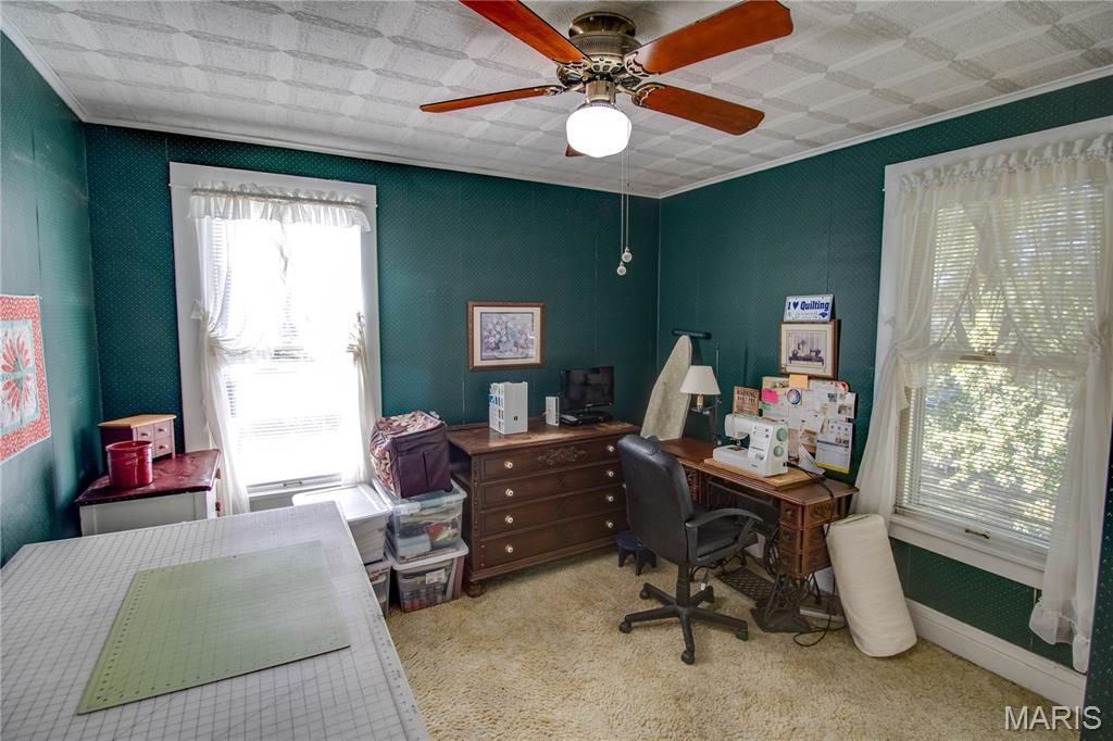 Image 33 of property listing at 208 E Spruce Street, Jerseyville, IL 62052