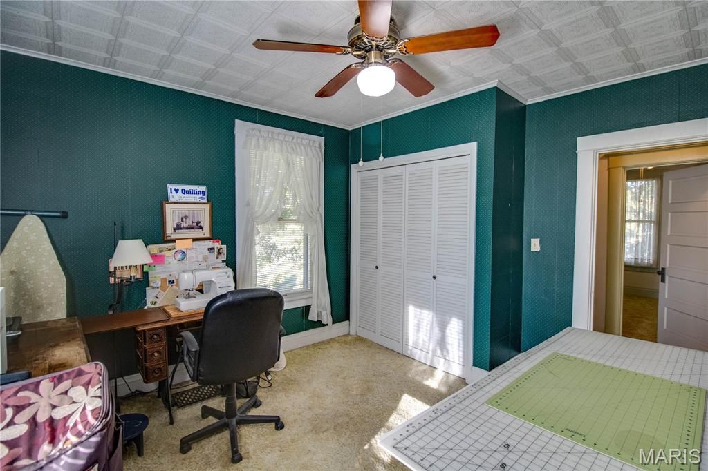 Image 34 of property listing at 208 E Spruce Street, Jerseyville, IL 62052