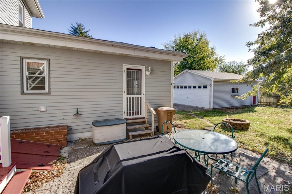Image 39 of property listing at 208 E Spruce Street, Jerseyville, IL 62052