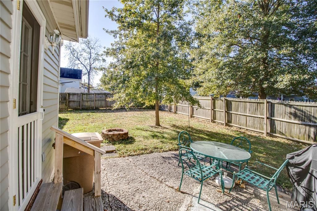 Image 40 of property listing at 208 E Spruce Street, Jerseyville, IL 62052